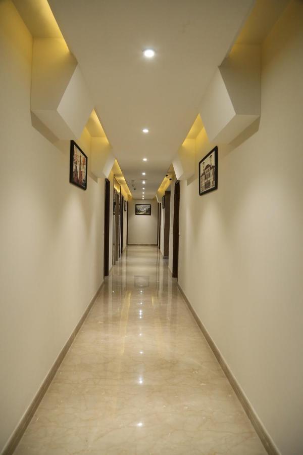 Hotel J P Residency Nueva Delhi Exterior foto